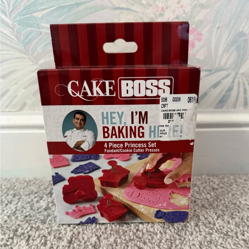 NWT Cake Boss Princess Cookie Cutter Set 4 Pieces Dress, Crown, Castle, Carriage